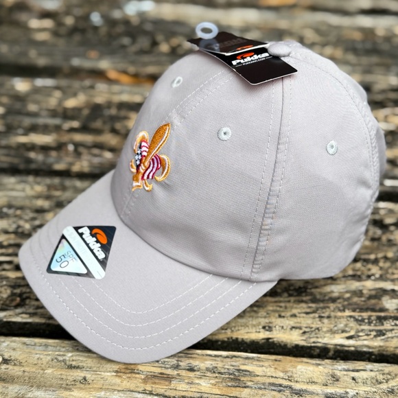 NWT Pukka Tech Fabric SPF 50 Adjustable Gray Hat Cap Fleur-de-lis USA Flag T9 - Picture 2 of 9